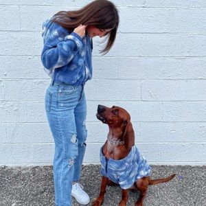 White cropped women’s sweatshirt and matching dog sweatshirt